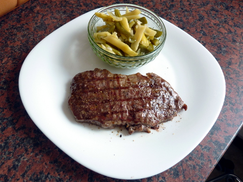 Steak mit Bohnensalat