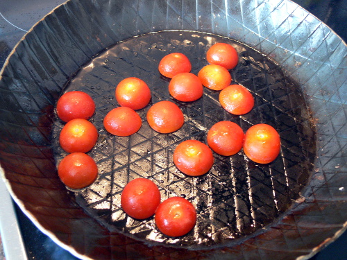 Tomaten lösen Bratensatz