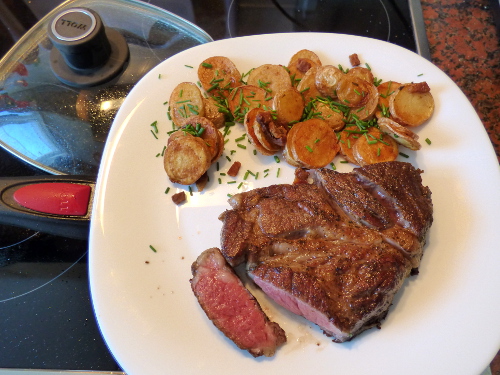 Rib-Eye-Steak mit Bratkartoffeln