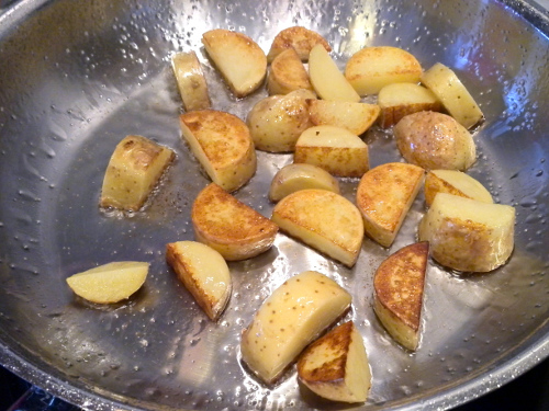 Kartoffeln schön gebräunt, aber noch fast roh