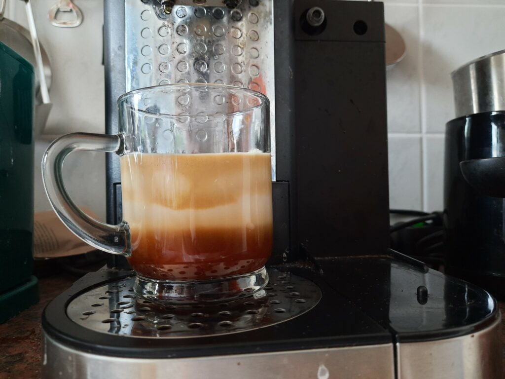 Espresso aus Siebträgermaschine