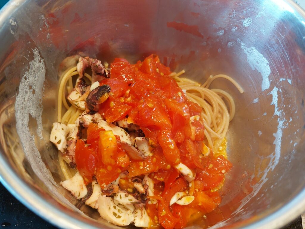 Spaghetti, Tomatensoße. Meeresfrüchte