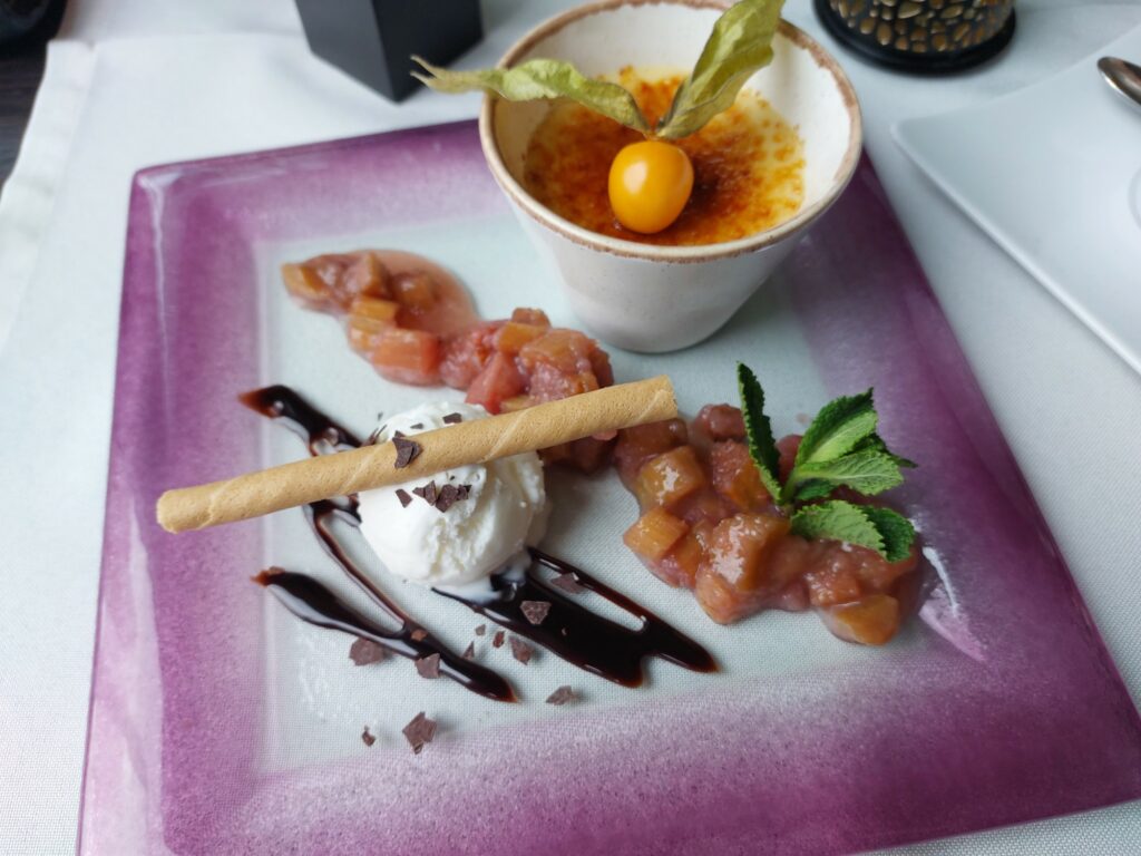 Crème Brûlée, Rhabarbar, Eis, lecker