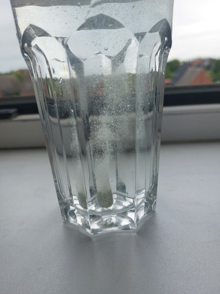 Waterdrops im Glas