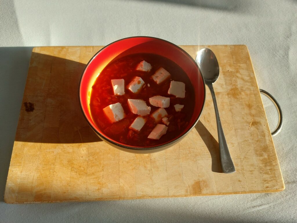 Tomatensuppe mit Sonne, Reis und Feta