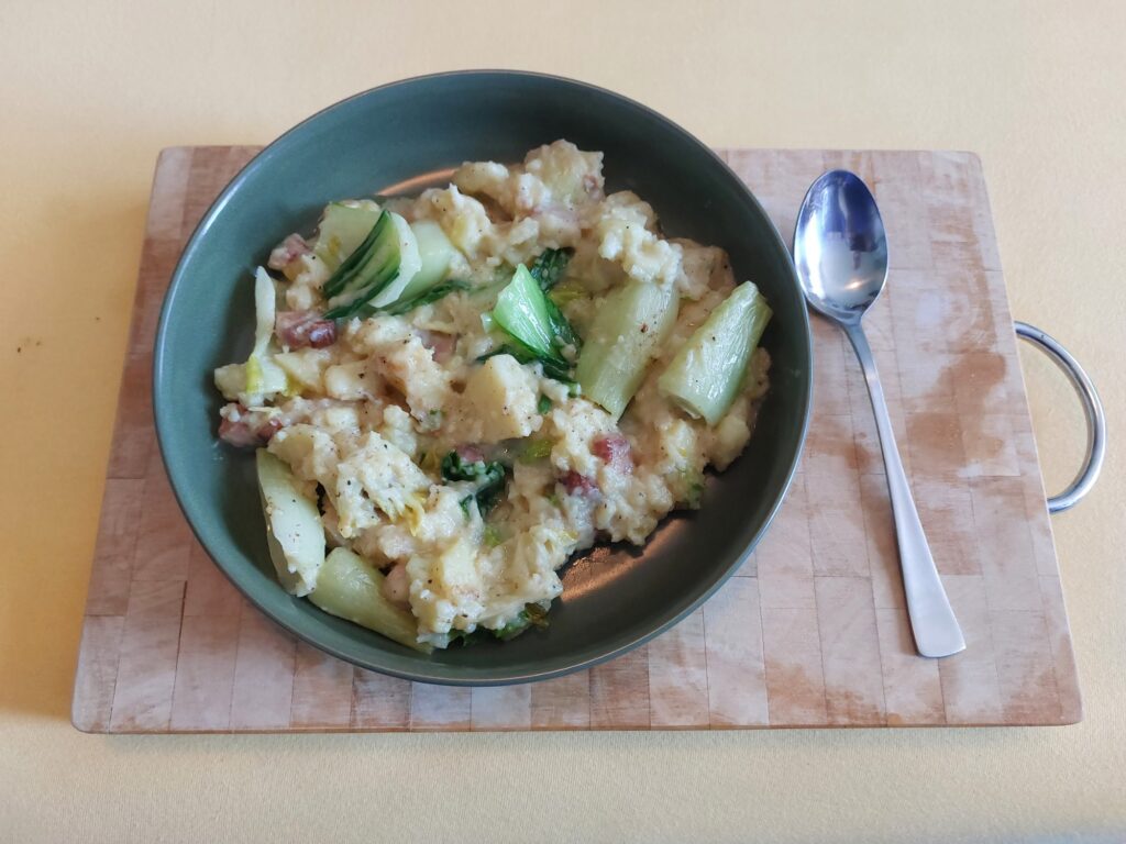 Pak Choi, Kartoffel, Speck, Milch, Gewürze