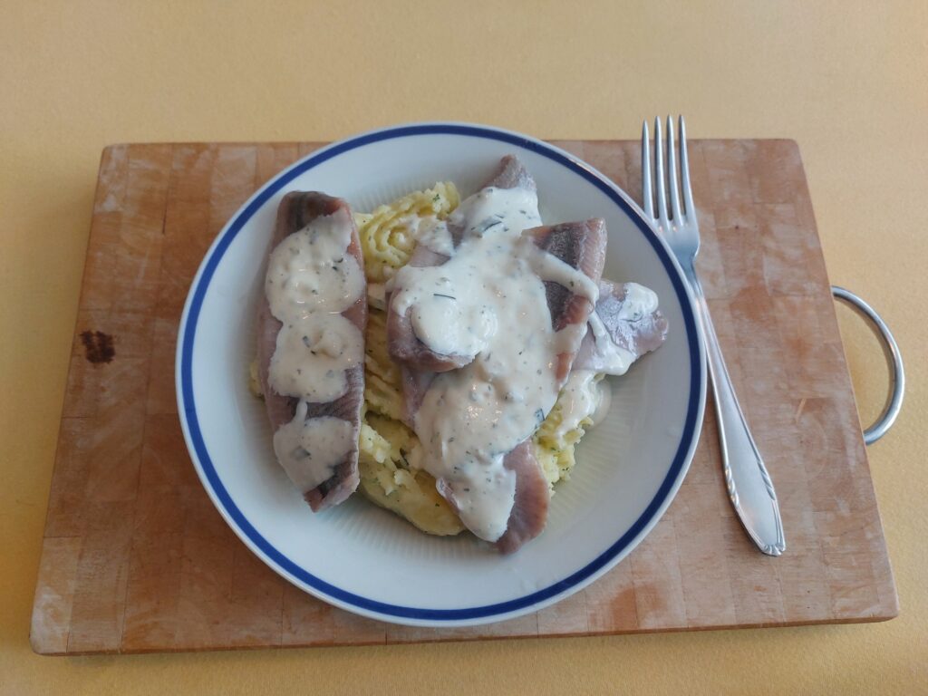 Matjes, Hausfrauensoße, Kartoffelbrei