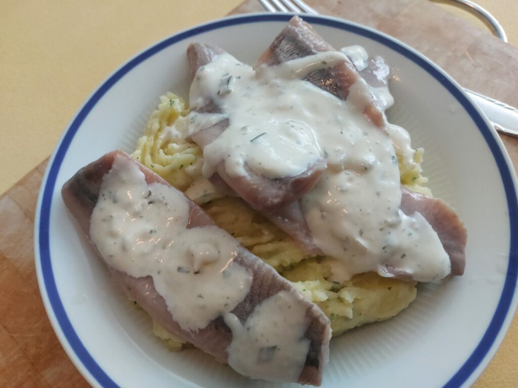 Matjes, Hausfrauensoße, Kartoffelbrei