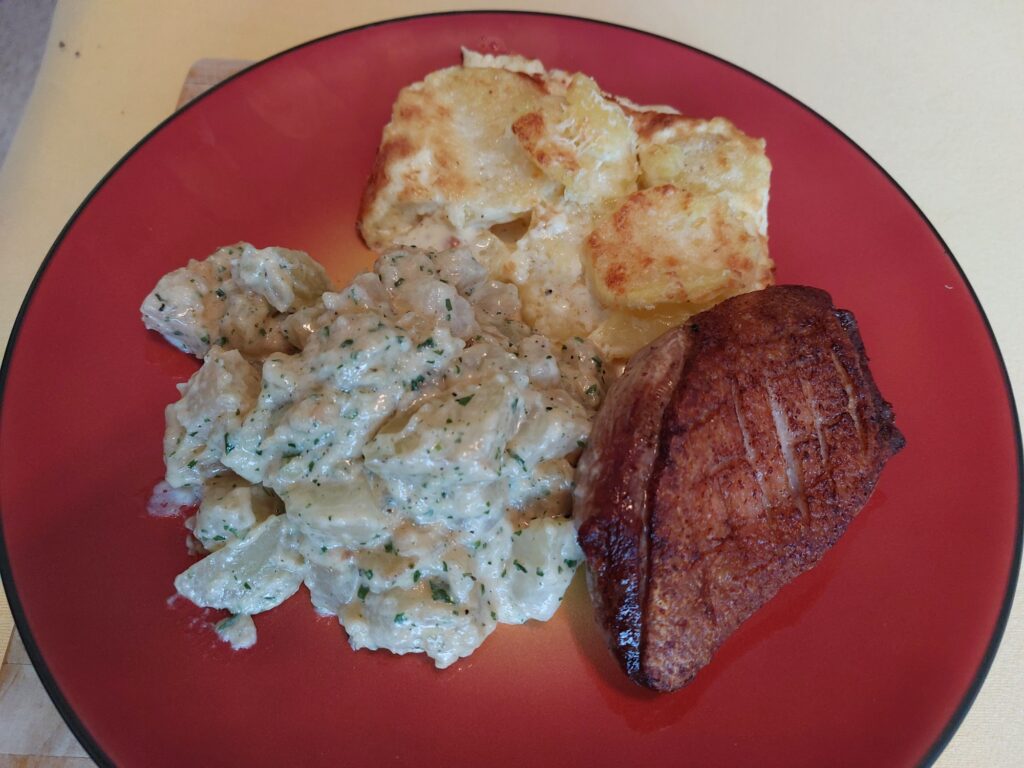 Entenbrust an Sahne-Kohlrabi und Kartoffel-Gratin