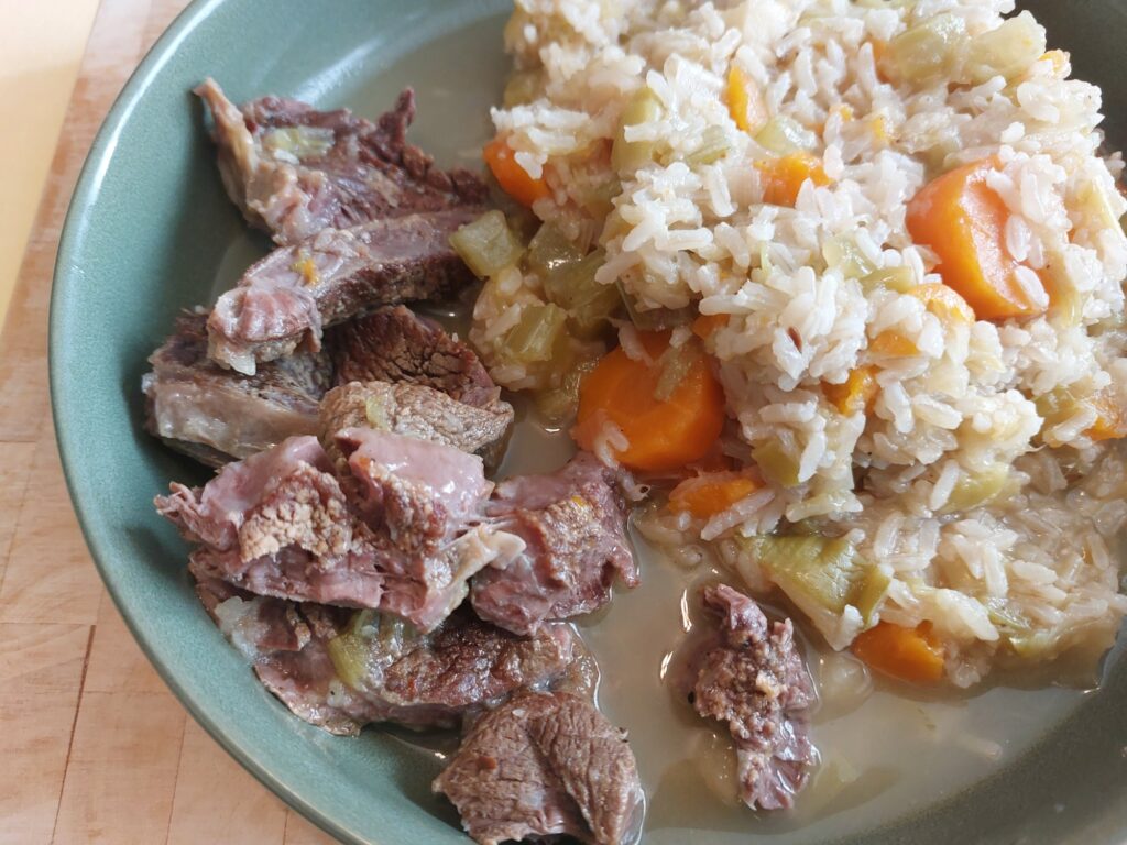 Gemüsereis mit Löffelfleisch