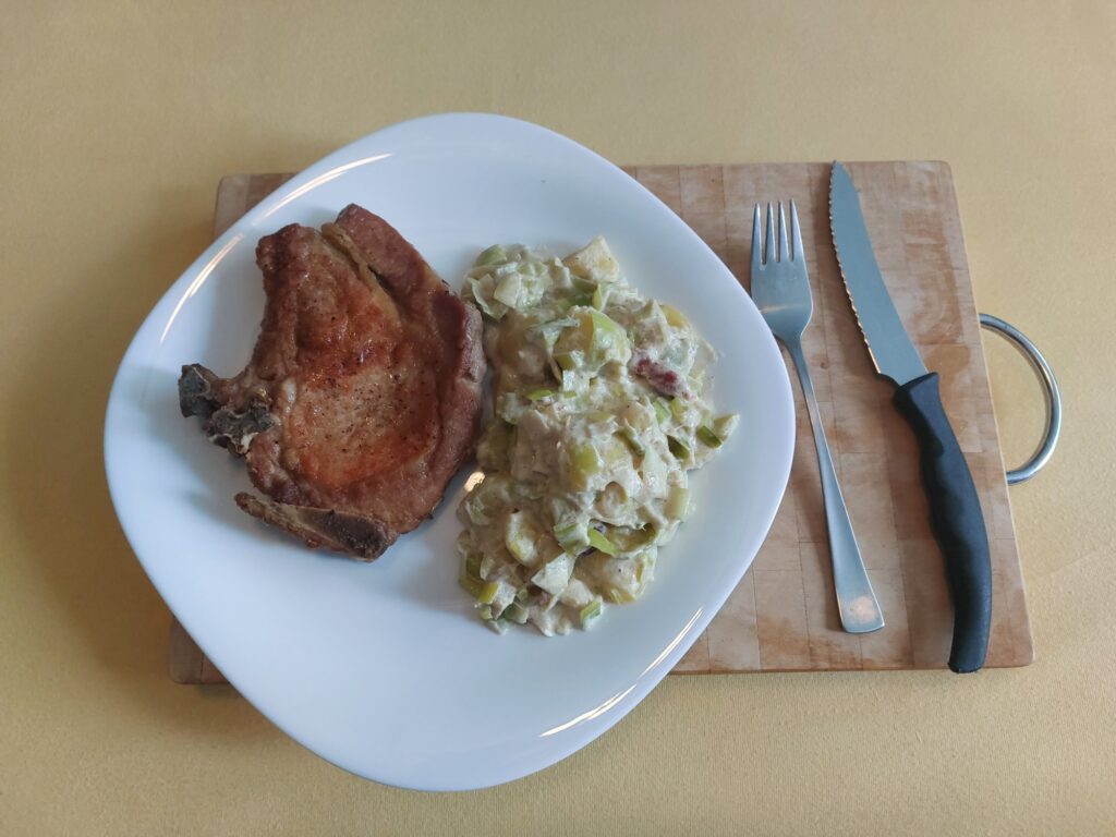 Lauch-Kartoffel-Schmand am Kotelett