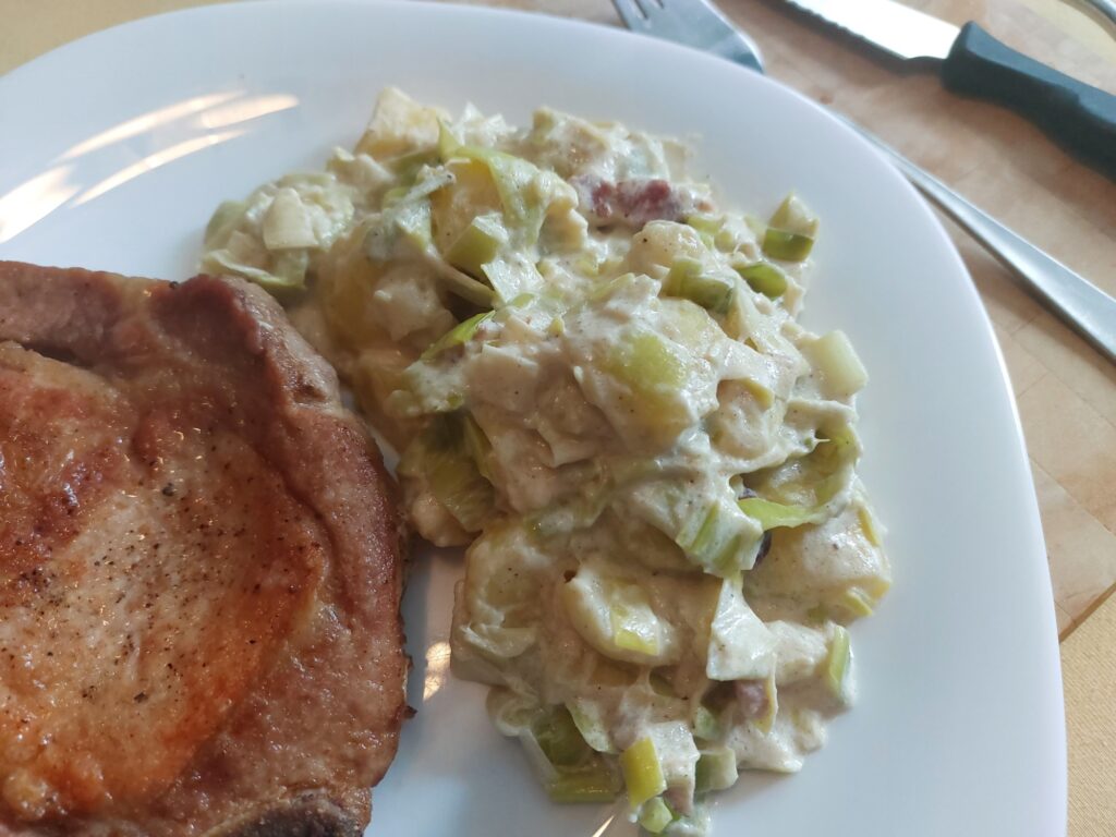 Lauch-Kartoffel-Schmand am Kotelett