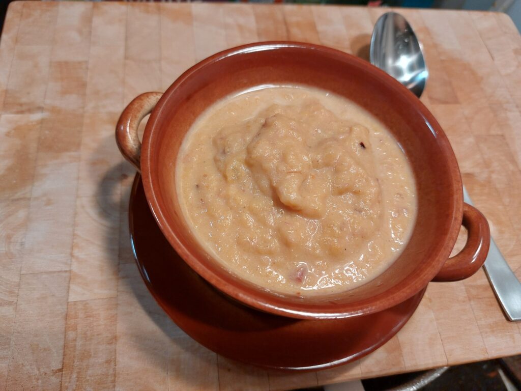 Wruke, Kartoffel, Möhre, Milch, Speck, Creme