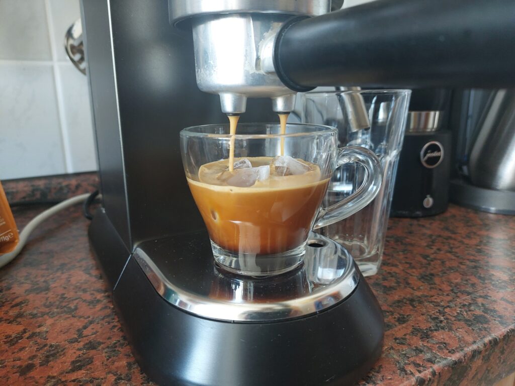 Eiskaffee mit der Siebträgermaschine