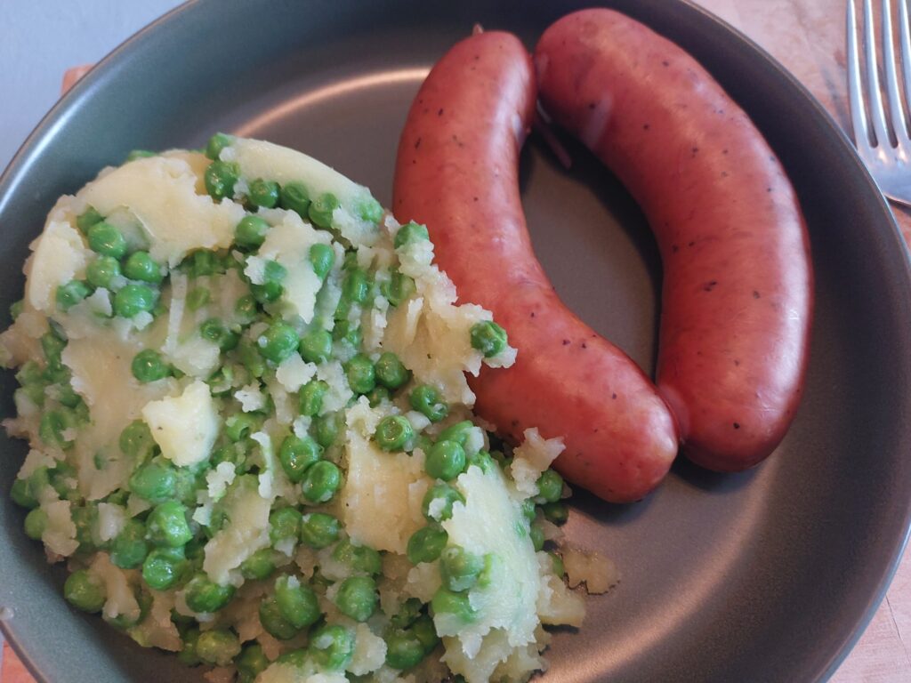Krainer Wurst, beerbster Kartoffelbrei