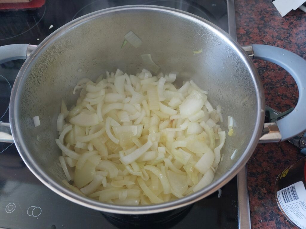 Zwiebeln anschmoren