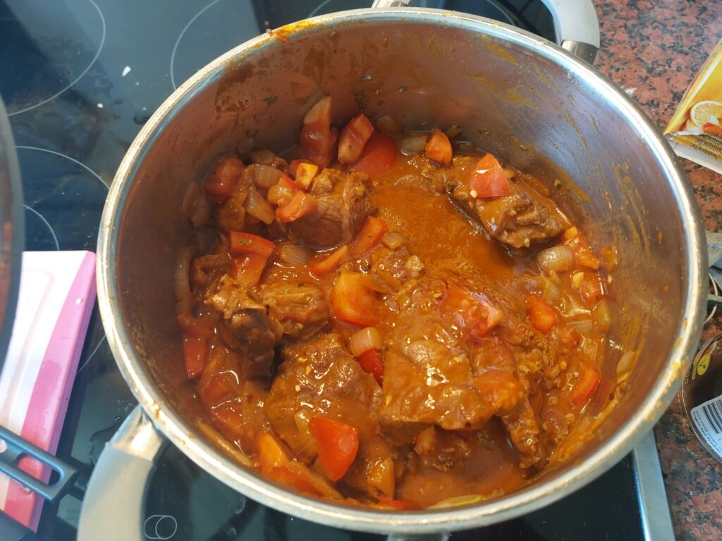 Gulasch, fast fertig