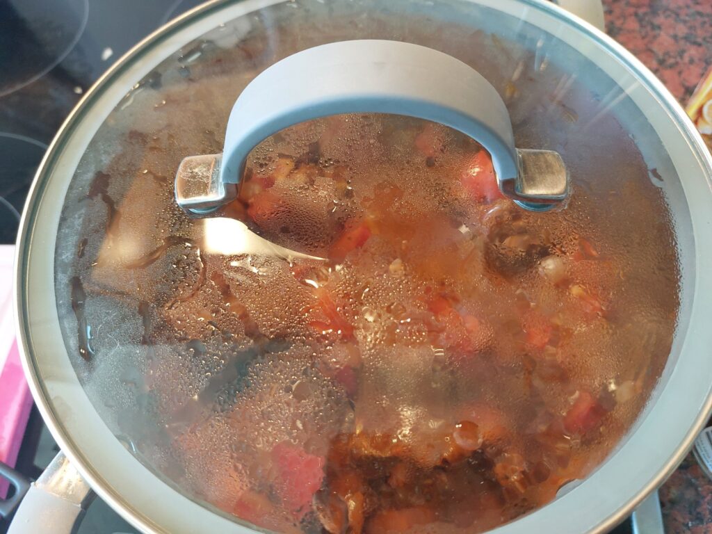 Gulasch in Ruhe köcheln lassen