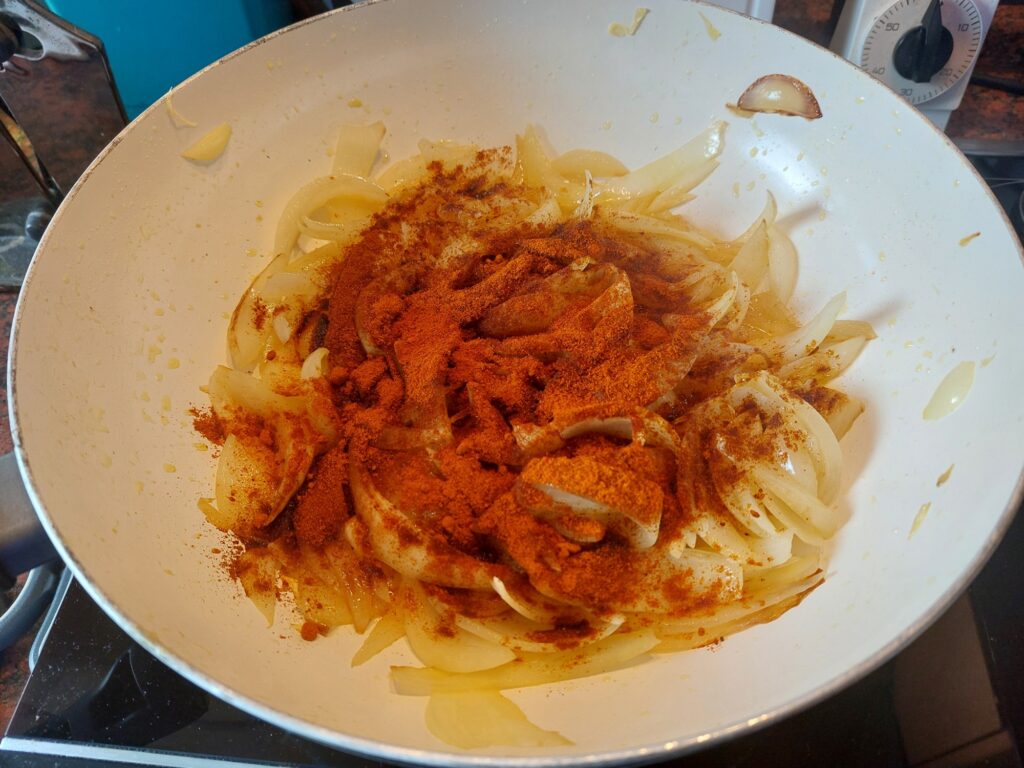 Mit Paprika würzen