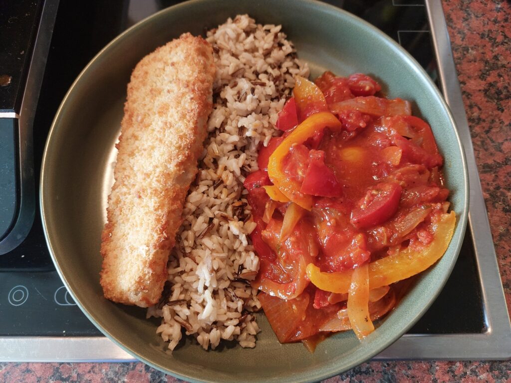 Knusperfischfilet, Wild-&Vollkornreis, Letscho