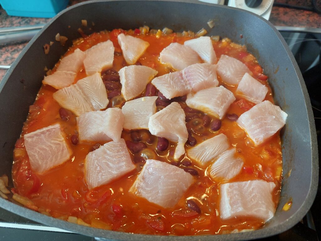 Fischstücke auflegen