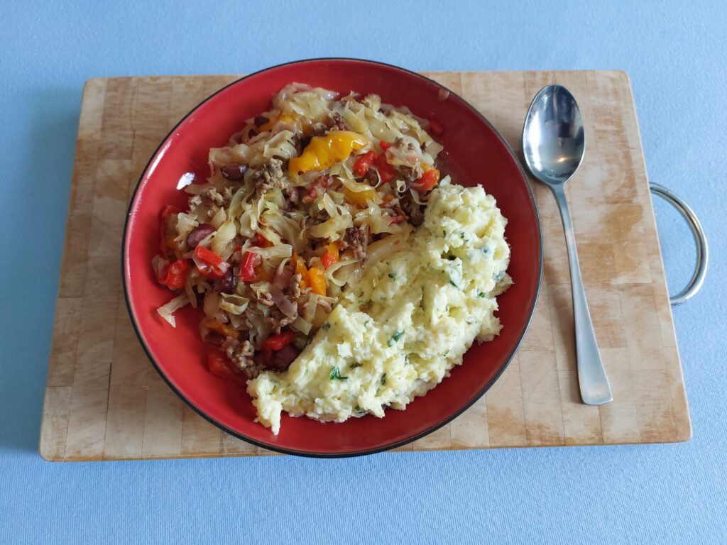 Aufgepeppter Schichtkohl mit Schmandkartoffeln